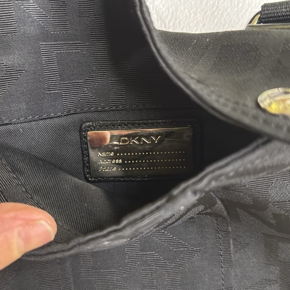 DKNY black monogram webbing crossbody bag in excellent condition - Picture 3 of 8